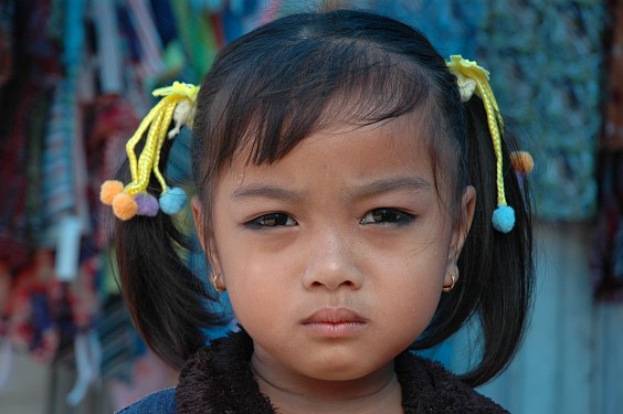 Sie war mit ihrer Mutter auf dem Markt in Karangasem