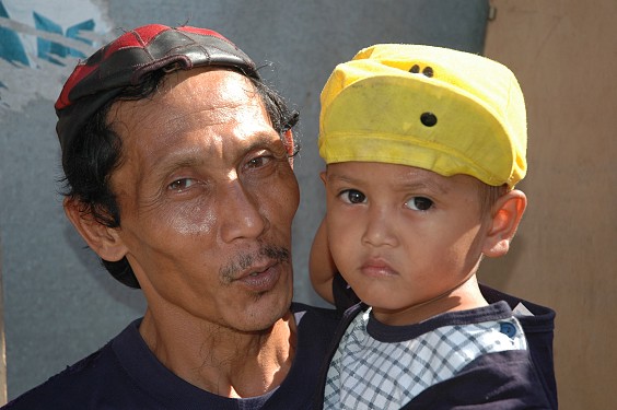 Mit dem Nachwuchs auf dem Markt